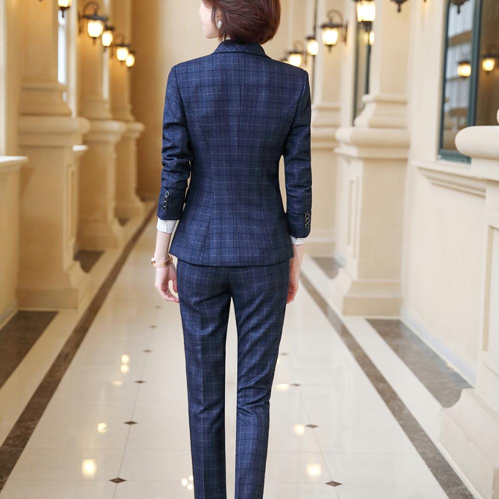 Plaid Business Suit: Fashionable and Elegant