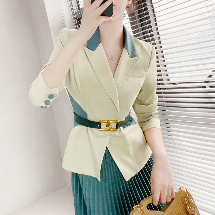 High-end Coat & Green Pleated Skirt Set