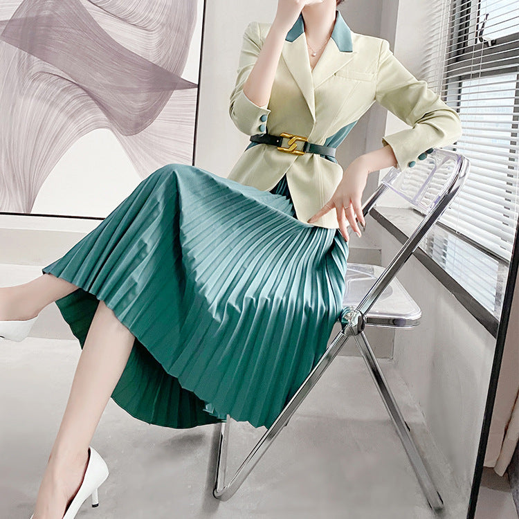 High-end Coat & Green Pleated Skirt Set