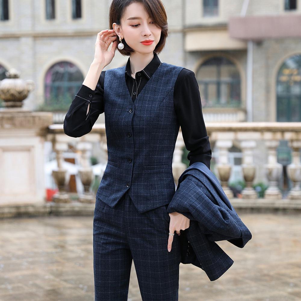 Plaid Business Suit: Fashionable and Elegant