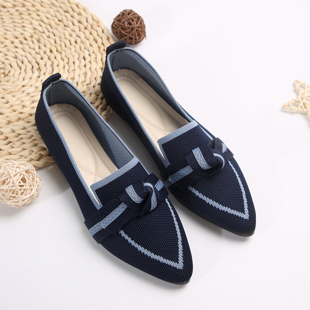 Pointed Flat Pumps