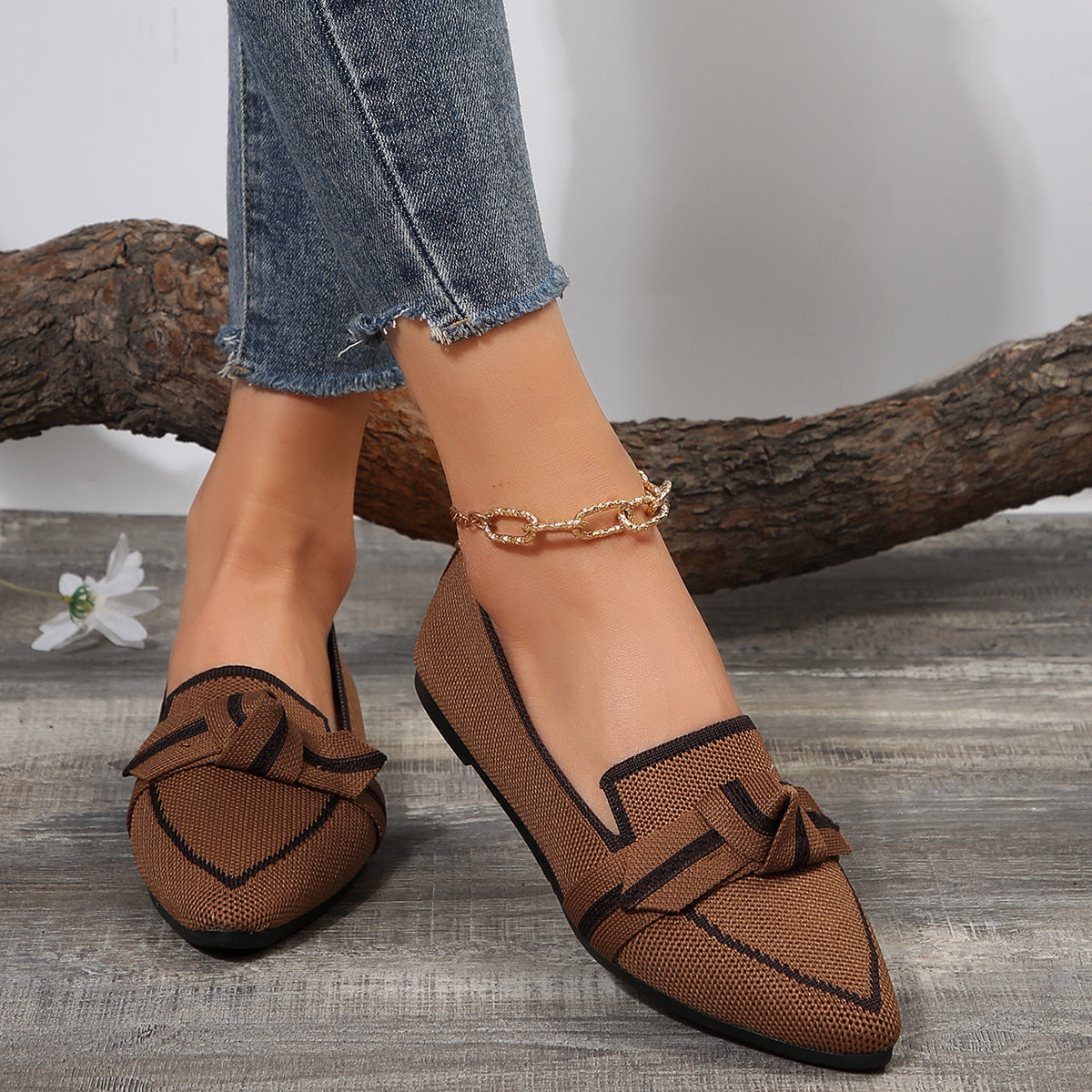 Pointed Flat Pumps