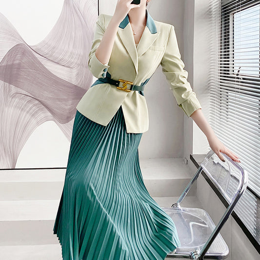 High-end Coat & Green Pleated Skirt Set