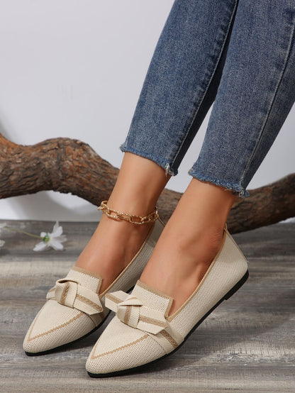Pointed Flat Pumps