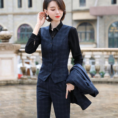 Plaid Business Suit: Fashionable and Elegant
