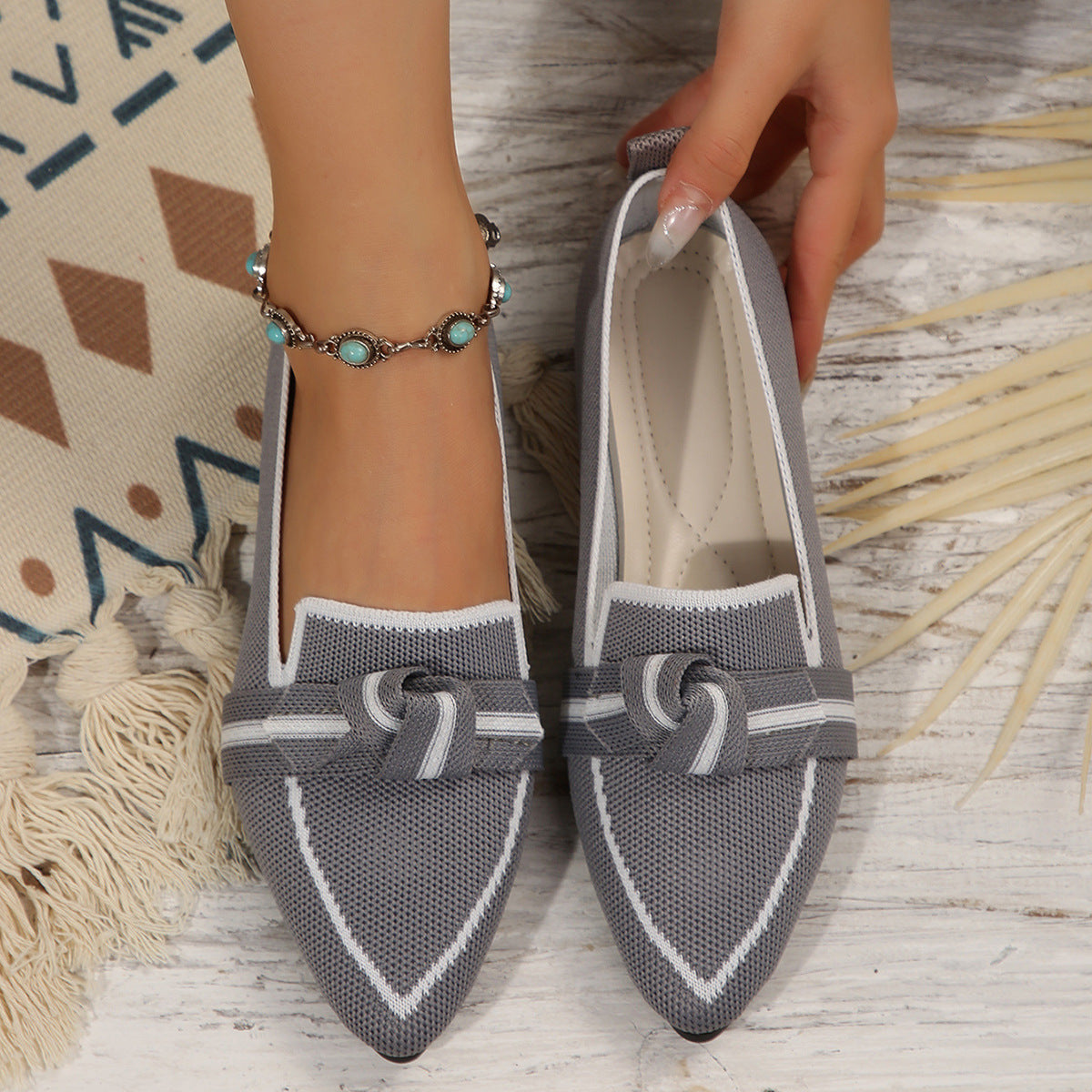 Pointed Flat Pumps