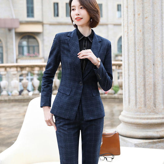 Plaid Business Suit: Fashionable and Elegant