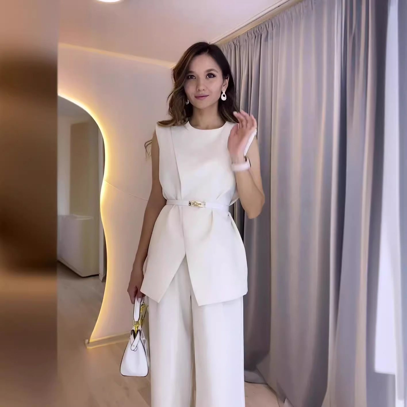 Round Neck Sleeveless Top & High Waist Wide Leg Pants Set