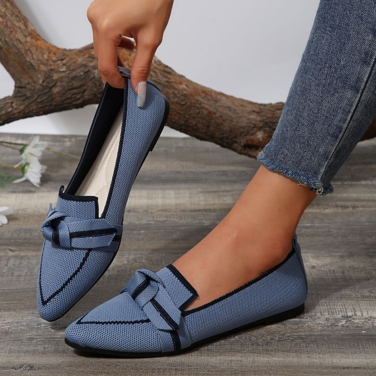 Pointed Flat Pumps